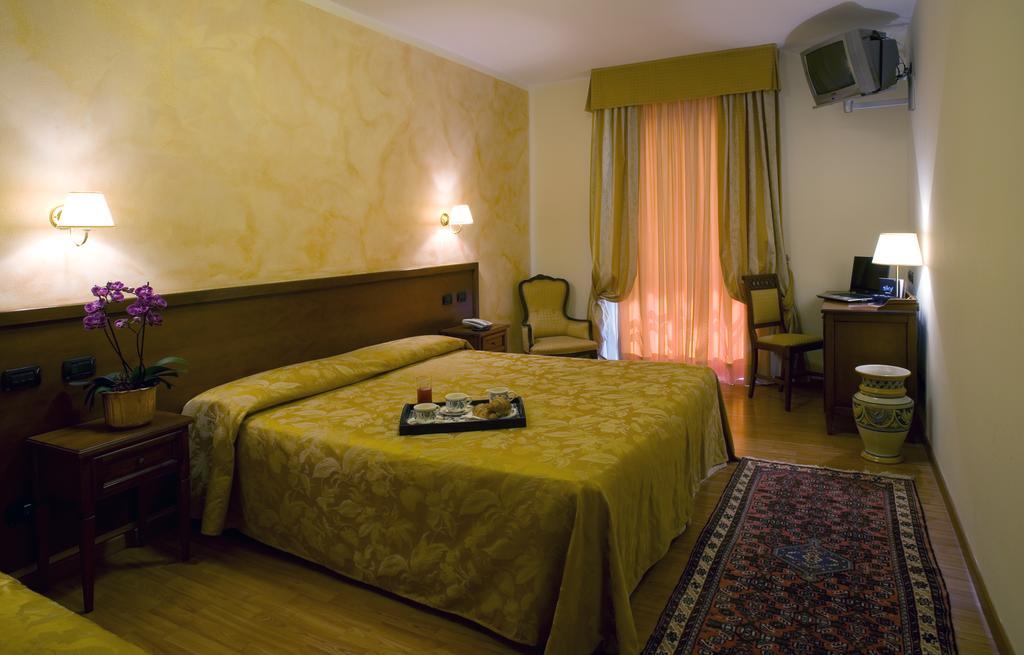 Hotel Scaligero Sommacampagna Exterior photo
