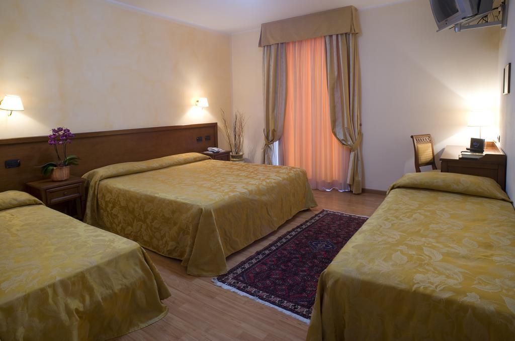 Hotel Scaligero Sommacampagna Exterior photo