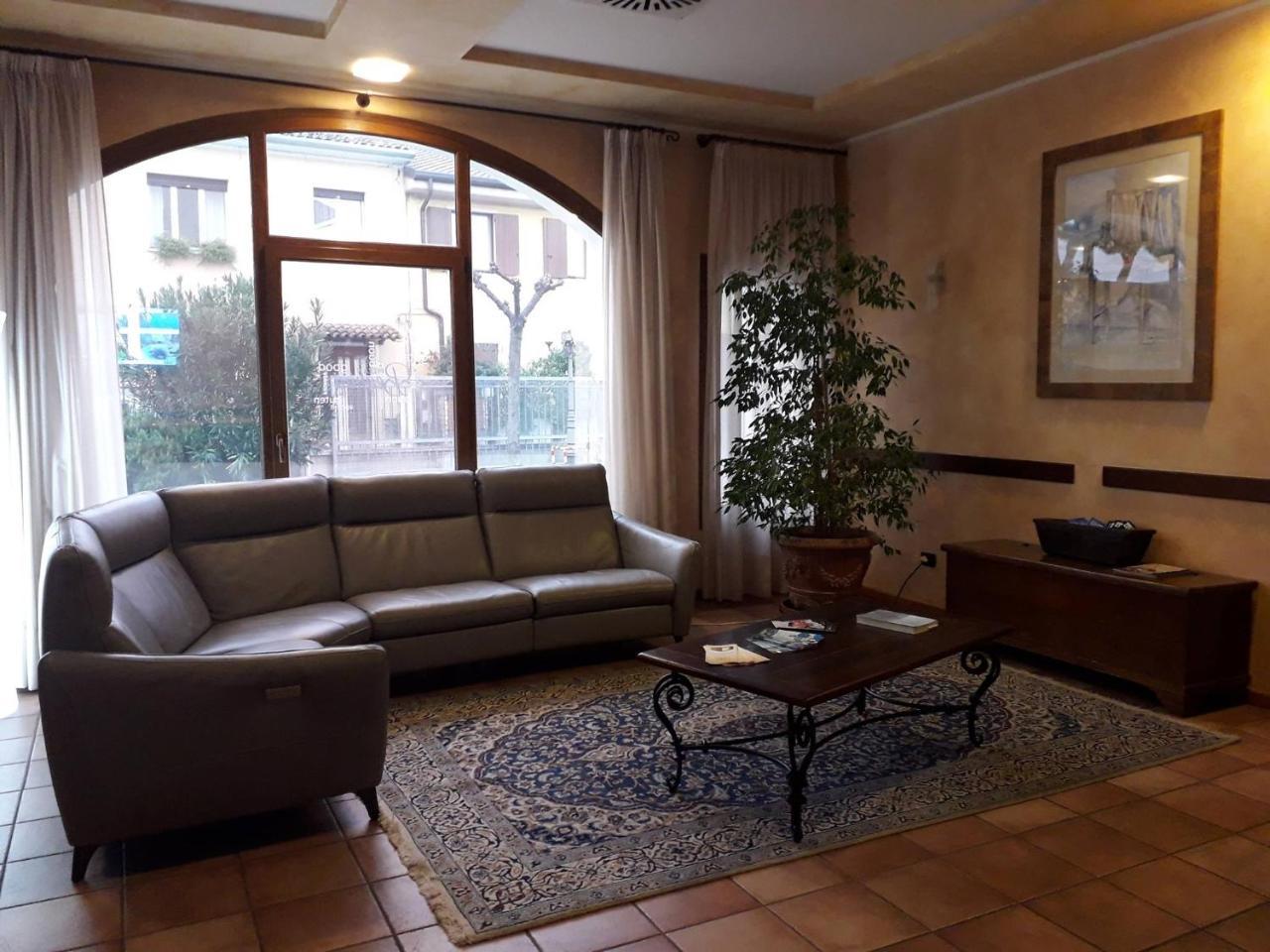 Hotel Scaligero Sommacampagna Exterior photo