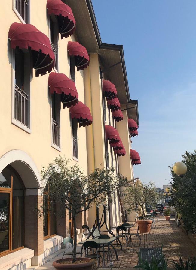 Hotel Scaligero Sommacampagna Exterior photo
